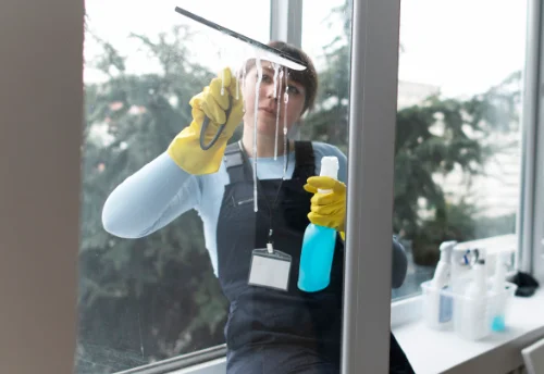Nettoyage de vitres intérieures et extérieures à Longueville-sur-Scie